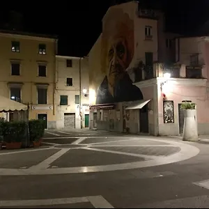 Splendida Mansarda Open Space, Finiture Di Lusso. Carrare